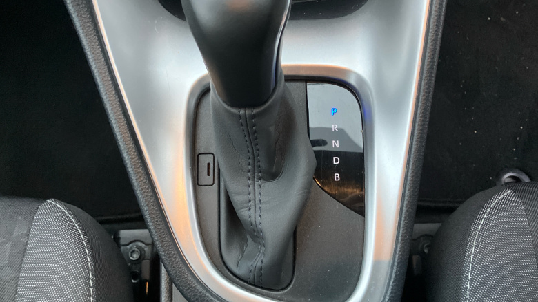 Toyota Yaris 1.5 Hybrid Design 5dr CVT Hybrid Hatchback